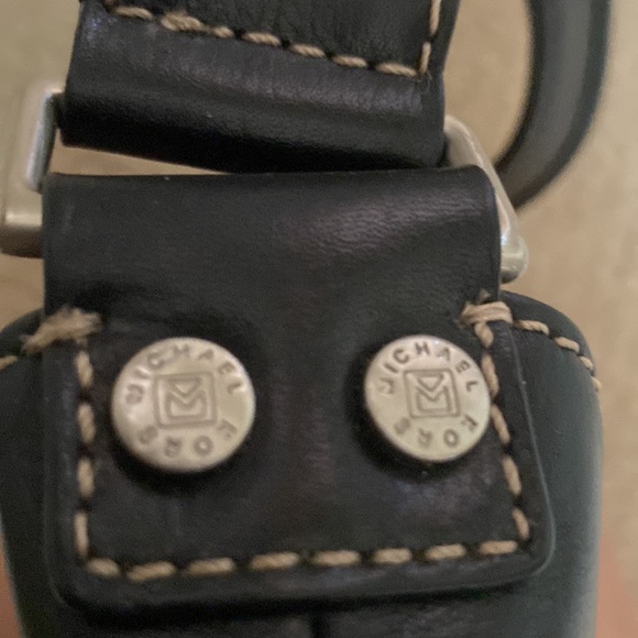 Gorgeous Leather Michael Kors Shoulder Bag - Picture 5 of 11